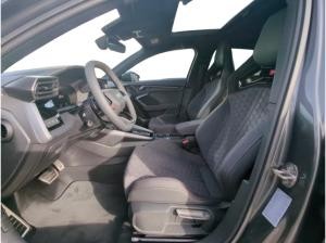 Audi RS3 Sportback quattro PANO/SONOS/HUD/RFK SOFORT VERFÜGBAR