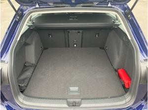 Volkswagen Golf Variant Life 1.5 eTSI DSG / Navi, App, LED+
