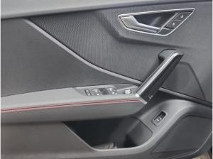 Audi Q2 35 TFSI S line S tronic LED LM 19" PDC+RFK Leder