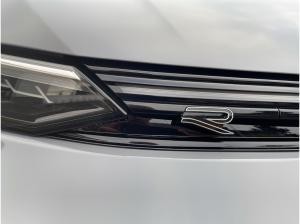 Volkswagen Golf 1.5 eTSI DSG R-Line Pano Black-Style Klima