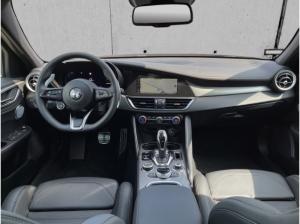 Alfa Romeo Giulia Veloce Q4 2.0 PDC+KAMERA+NAVI+CARPLAY+SHZ
