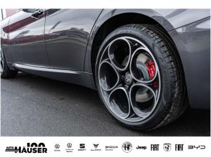 Alfa Romeo Giulia Veloce 2.0 Turbo AT8 Q4 PREMIUM TECHNOLOGIE HARMAN KARDON