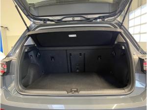 Volkswagen Golf VIII 1.5 TSI eHybrid 150 kW DSG - Style Rear View AHK Front Assist IQ.LIGHT HUD SHZ LM DAB+ MFL Navi