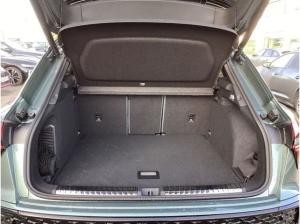 Audi Q3 SUV e-hybrid S tronic