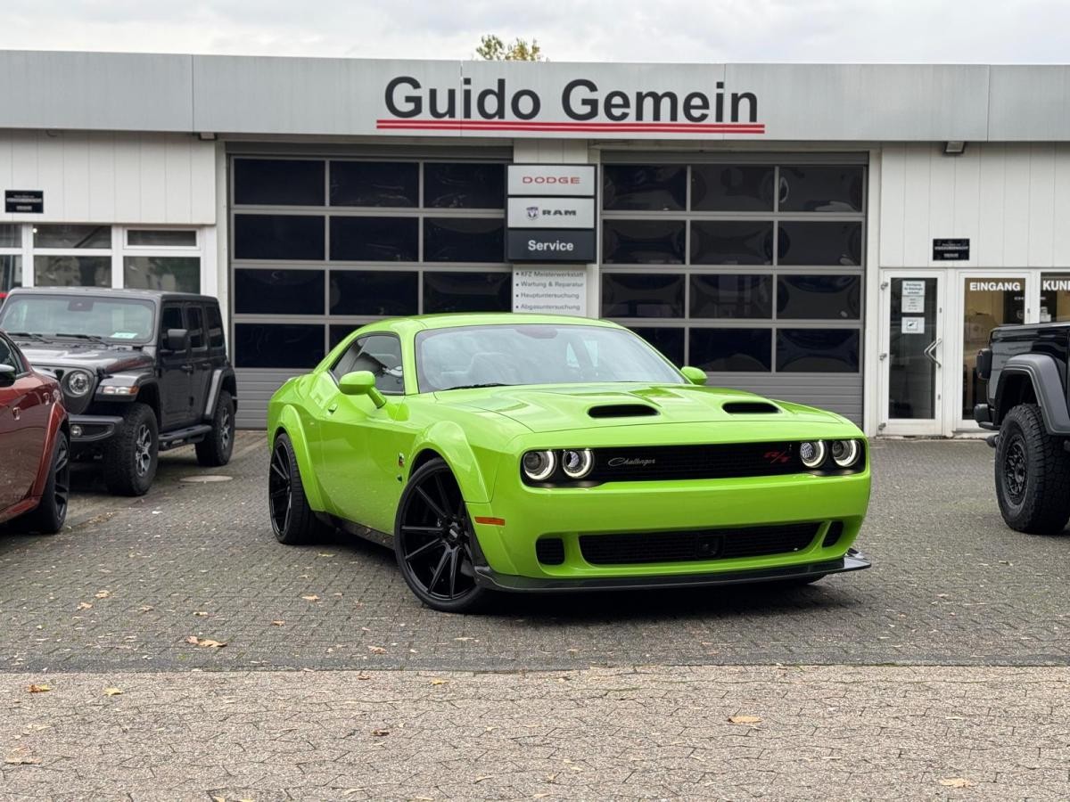Dodge Challenger Scat Pack 6.4 V8 Carbon + Klappenauspuff + 22 Zoll + Tieferlegung