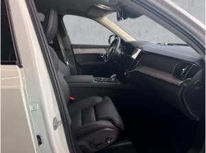 Volvo XC90 Plus Dark Recharge Plug-In Hybrid AWD 7-Sitzer 360°