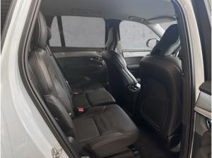 Volvo XC90 Plus Dark Recharge Plug-In Hybrid AWD 7-Sitzer 360°