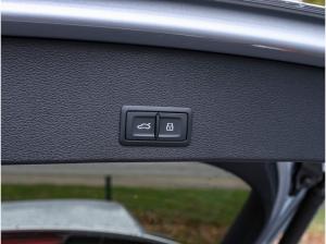 Audi Q2 advanced S line Int. ACC LED AHK Navi virtual