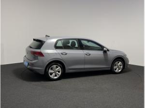 Volkswagen Golf VIII 2.0 TDI DSG Life CarPlay ACC LED Navi