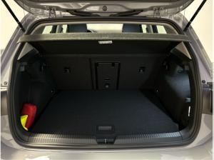 Volkswagen Golf VIII 2.0 TDI DSG Life CarPlay ACC LED Navi