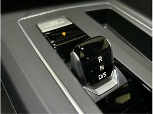 Volkswagen Golf VIII 2.0 TDI DSG Life CarPlay ACC LED Navi