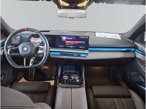 BMW i5 M60 xDrive Touring*641? Netto o. Anz*M Sport Pro*20 Zoll*B&W*AHK*Pano*