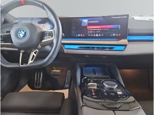 BMW i5 M60 xDrive Touring*641? Netto o. Anz*M Sport Pro*20 Zoll*B&W*AHK*Pano*