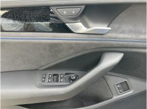 Volkswagen Passat Variant R-Line 1.5 TSI e-Hybrid PANO AHK 5J. GARANTIE