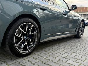 BMW i4 eDrive40 Gran Coupé //AHK HarmanKardon