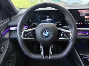 BMW i5 T.e40 M Sport HUD ACC SuView.PanoD.BW AHK 20"
