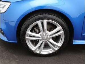 Audi A3 Sportback S-Line 40TFSIe S-tronic / Navi, LED