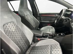 Volkswagen Golf VIII Variant 1.5 eTSI R-Line AHK Pano Matrix LM 18" Navi RFK ACC