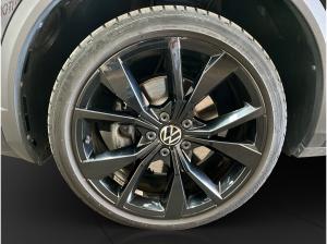 Volkswagen T-Roc 2.0 TSI 4M R-Line AHK Pano Matrix LM 19" RFK ACC