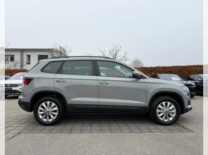 Skoda Karoq SELECTION 1.5 TSI DSG (UVP 43.359€ /KW48/25) AHK/PARK/WINTER/KESSY/230V/4J.GARA./UVM.