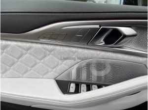 BMW M8 Competition xDrive Cabrio + M Carbon Paket