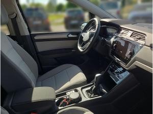Volkswagen Touran 1.5 TSI DSG COMFORTLINE +7-SITZER+AHK+VIRTUAL+RKAM+