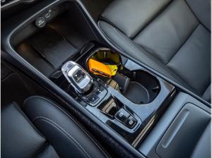 Volvo XC40 Plus Dark B3 Kamera Soundsystem  LED-Scheinwerfer Navi Panoramadach