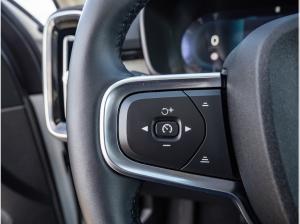 Volvo XC40 Plus Dark B3 Kamera Soundsystem  LED-Scheinwerfer Navi Panoramadach