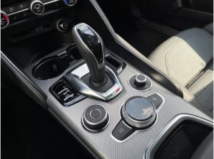 Alfa Romeo Giulia Veloce Q4 2.0 PDC+KAMERA+NAVI+CARPLAY+SHZ