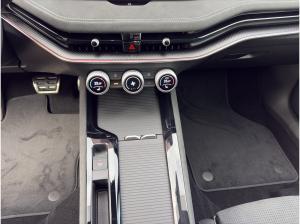 Skoda Superb SOFORT VERFÜGBAR! Combi Sportline Navi DCC Pano AHK eSitz