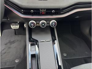 Skoda Superb SOFORT VERFÜGBAR! Combi Sportline Navi DCC Pano AHK eSitz