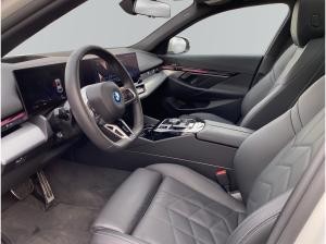 BMW i5 eDrive40 Touring 504? netto/mtl.*M Sportpaket*H&K*Pano*Head-Up*Memory*DriveAssistProf*ParkAssistPlus