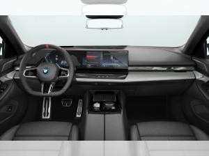 BMW i5 M60 xDrive /Pano/Autobahnassistent/B&W