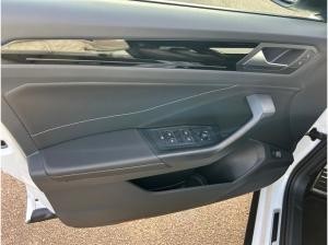 Volkswagen T-Roc 1.5TSI DSG R-Line AHK+KAMERA+SHZ+19"+WR++