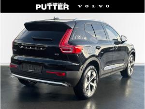 Volvo XC40 B3 Benzin Core 19'' ACC LED Rückfahrkam. Navi LenkradHZG SHZ