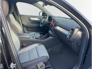 Volvo XC40 B3 Benzin Core 19'' ACC LED Rückfahrkam. Navi LenkradHZG SHZ