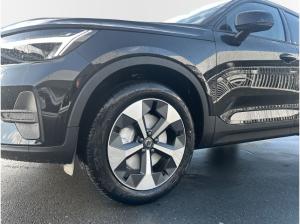 Volvo XC40 B3 Benzin Core 19'' ACC LED Rückfahrkam. Navi LenkradHZG SHZ