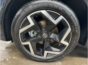 Volkswagen Tiguan R-LINE 1.5 eTSI DSG IQ TRAILER 360° HuD