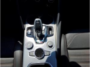 Alfa Romeo Giulia Benzin Intensa, Navi, Leder, Totwinkel, SHZ.