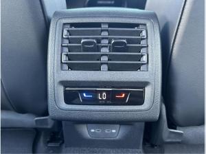 Volkswagen Golf R-Line 1.5 l DSG Black Style LED Matrix SOFORT VERFÜGBAR