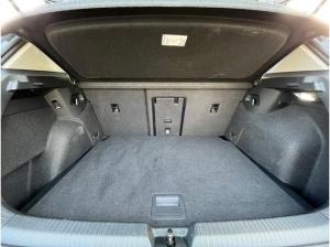 Volkswagen Golf VIII 1.5 TSI Goal - + AHK + SHZ + Side Assist + PDC + Light Assist