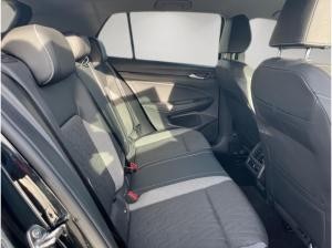 Volkswagen Golf VIII 1.5 TSI  Goal - + AHK + SHZ + Side Assist + PDC + Light Assist