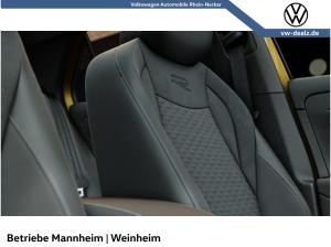 Volkswagen T-Roc R-Line 1.5 eTSI DSG Black-Dealz-Week