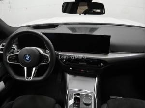 BMW 330 330e xDrive Touring M Sportpaket +Panorama +AHK