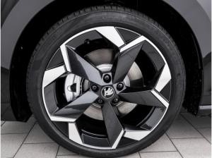 Skoda Superb Combi Sportline 2.0 TDI 4x4 AHK Pano Navi Kamera