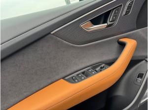 Audi RS Q8 SUV performance tiptr. Pano 23" HUD Keramik