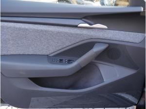 Skoda Superb Combi 2.0 TDI Selection NAVI AHK ACC LED *878*