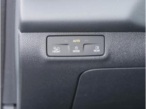 Volkswagen T-Roc R-Line 1.5 l eTSI OPF 7-Gang-Doppelkupplungsgetriebe DSG