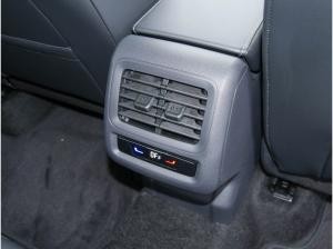 Volkswagen T-Roc R-Line 1.5 l eTSI OPF 7-Gang-Doppelkupplungsgetriebe DSG