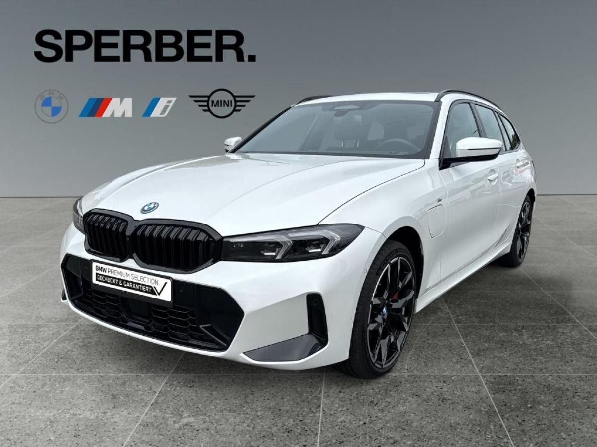 BMW 330 e  xDrive Tour. LCI2 M Sportpaket Pro*Panorama*AHK*360 Kamera* uvm.